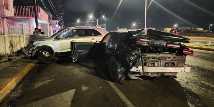 Liberan a jóvenes que corrían carreras y causaron accidente en Acoros.