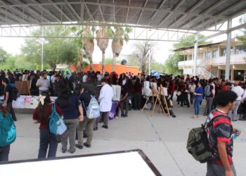 Triple celebración en el CBTis 34: aniversario, bienvenida y fiestas patrias.