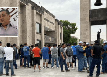 Más de 80 trabajadores persisten en defensa de su trabajo.