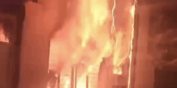 Autoridades presumen que fue provocado.