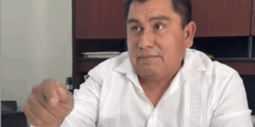 Menera convoca a protesta por intento de destitución en Simas.