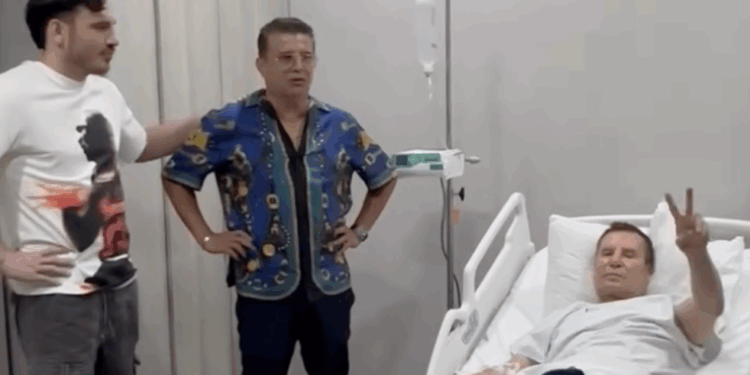 Julio César Chávez se recupera tras cirugía.