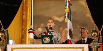 Claudia Sheinbaum hace historia con su primer Grito de Independencia.