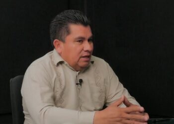 Menera acusó sabotaje en Simas y desvíos en obras municipales.