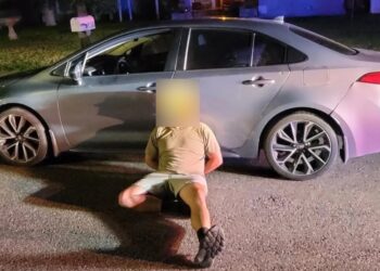 Detienen en Texas a venezolano y estadounidense por tráfico de indocumentados.