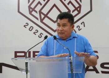 Menera se ausentó mientras colonias sufrían sin agua.