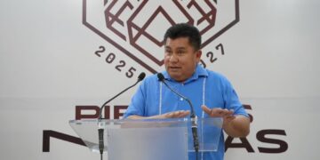 Menera se ausentó mientras colonias sufrían sin agua.