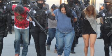 Hallan arma larga, ponchallantas y marihuana; detienen a sujeto en El Moral.
