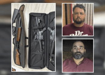 Aseguran armas y marihuana en operativo del Sheriff en Batesville.