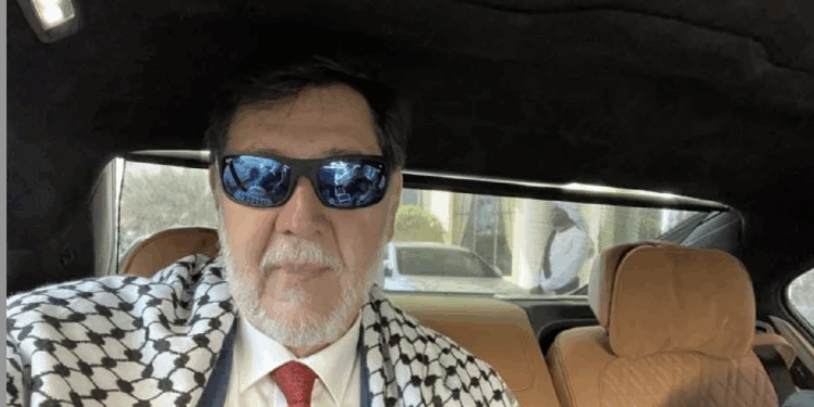 Fernández Noroña inició gira por Medio Oriente.