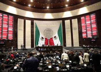 Endurecen controles en aduanas con nueva ley impulsada por Sheinbaum.