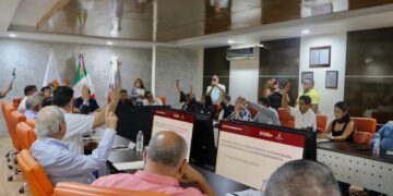 Revés para Jacobo: juez suspende acuerdos de Cabildo contra Simas.