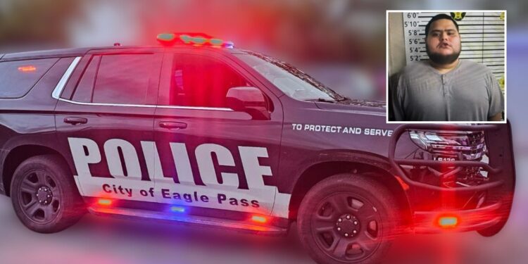 Caen tres por robo a vehículos y uno más por agredir a su madre en Eagle Pass.