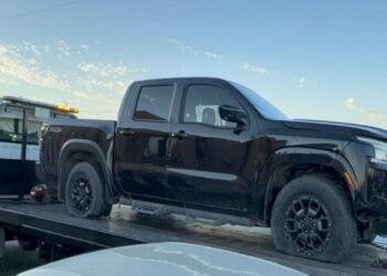 Los agresores viajaban en una camioneta con reporte de robo.