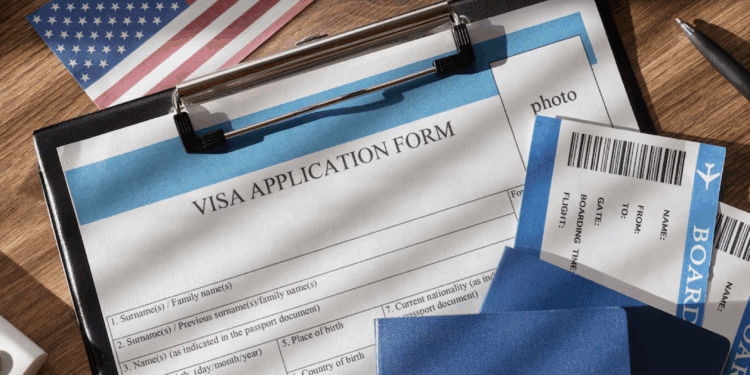 Trump ordena negar visas por obesidad, cáncer o tener hijos con necesidades especiales.