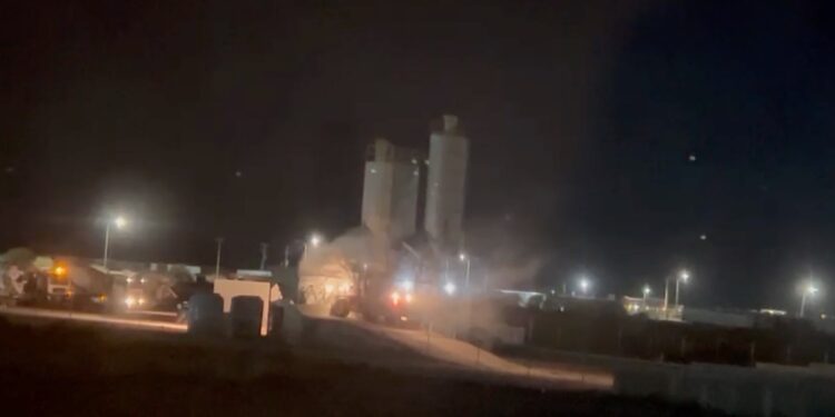 Exigen que se revisen los permisos otorgados para el funcionamiento de la empresa.