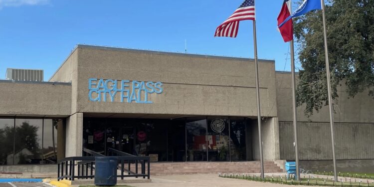 Oficinas públicas cerrarán lunes y martes en Eagle Pass.