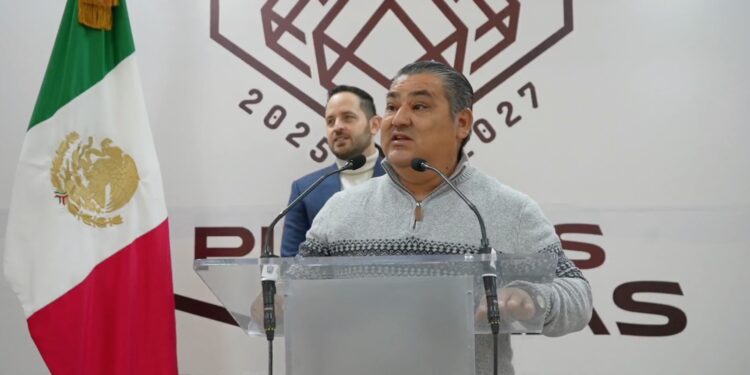 Asesor jurídico muestra acuse de recibo, pero evita precisar origen del procedimiento.