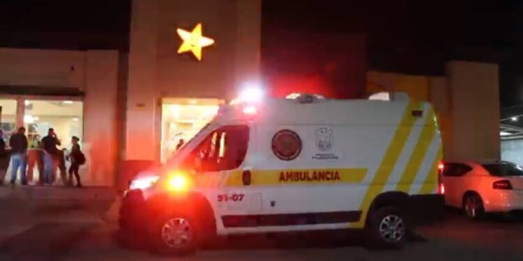 Accidente en área infantil de Carl’s Jr. deja niño lesionado.