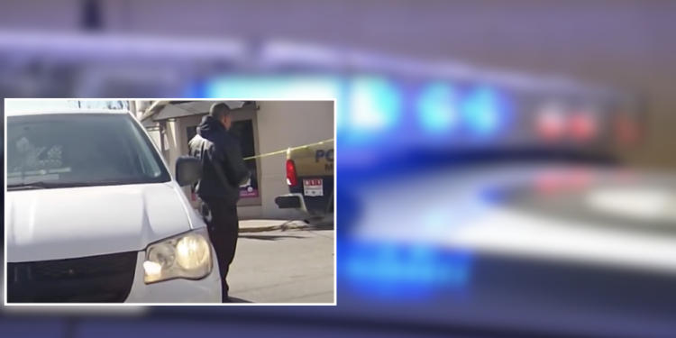 Asaltan con violencia Tecate Six en la colonia Acoros.