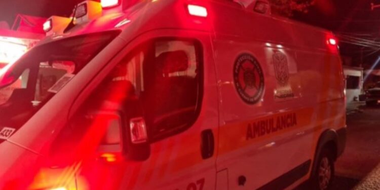 Mujer resulta herida tras agresión con navaja a manos de su esposo ebrio.