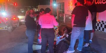 Una mujer resultó con diversas lesiones luego de ser atropellada.