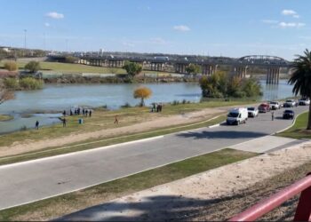 Fiscalía revisa reportes de desaparecidos tras hallazgo en el río.
