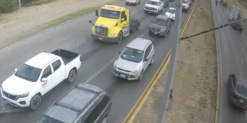 Retrasos de hasta 40 minutos afectan a vecinos cercanos a la ruta fiscal.