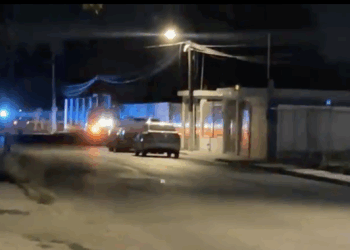 Movilización por persona fallecida frente a edificio de Simas.