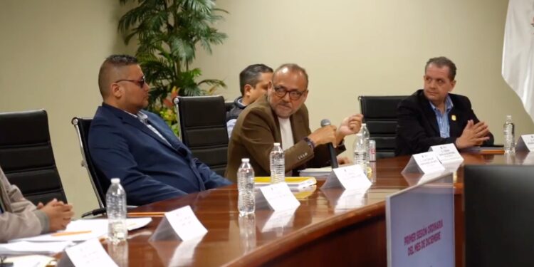 Acusan que un "enmascarado" hace propaganda y denostación desde conferencia matutina.