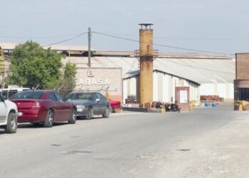 Reubicar empresas “es complicado”, pero a vendedores los sacan de inmediato.