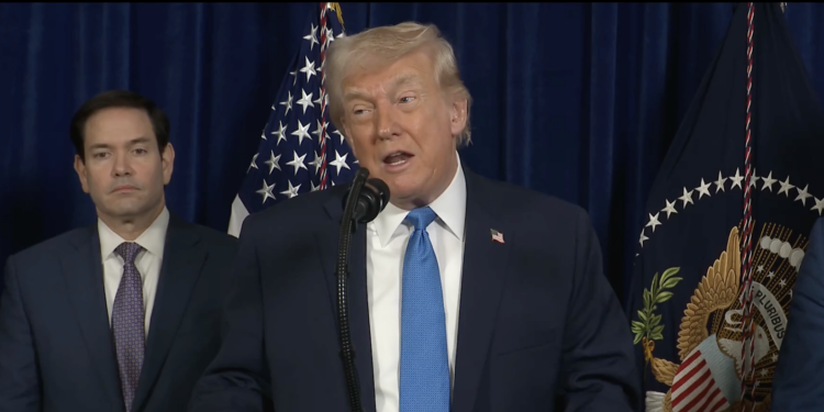 Advierte Trump sobre un segundo ataque “mucho mayor” en Venezuela.