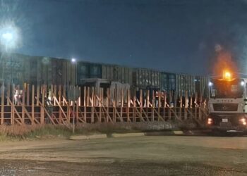 Construyen barda de Ferromex, sin hacer públicos los estudios hidrológicos.