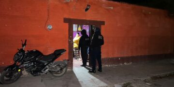 La víctima, de 33 años, recibió una descarga eléctrica en su domicilio.