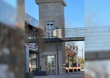 Nueve mujeres quedaron atrapadas en elevador de plaza Punto Tec.