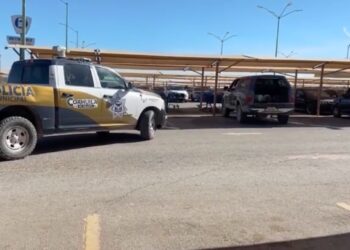 Atienden fuga de gas en estacionamiento de centro comercial