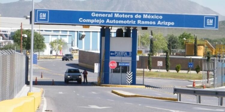 Gobierno de Coahuila activa apoyo tras despidos en planta de GM.