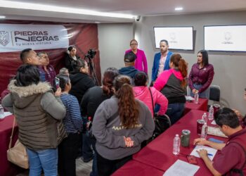 Jacobo reprochó ausencia de Simas en sus programas, pero evita explicar por qué no invita Menera a las conferencias matutinas.