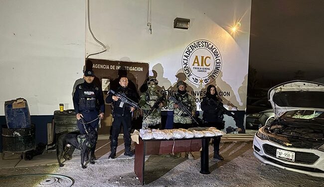 Localizan cargamento de droga durante revisión vehicular en Nava.