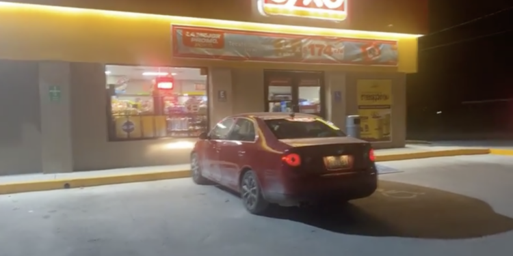 Dos robos a Oxxo en menos de 12 horas.