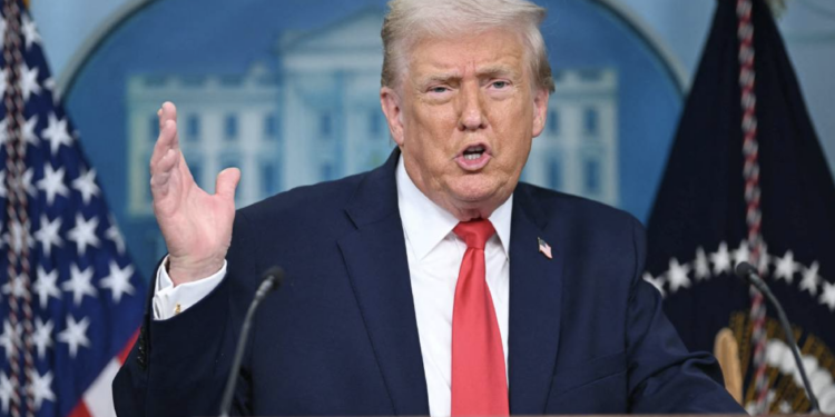 Trump endurece discurso contra cárteles.