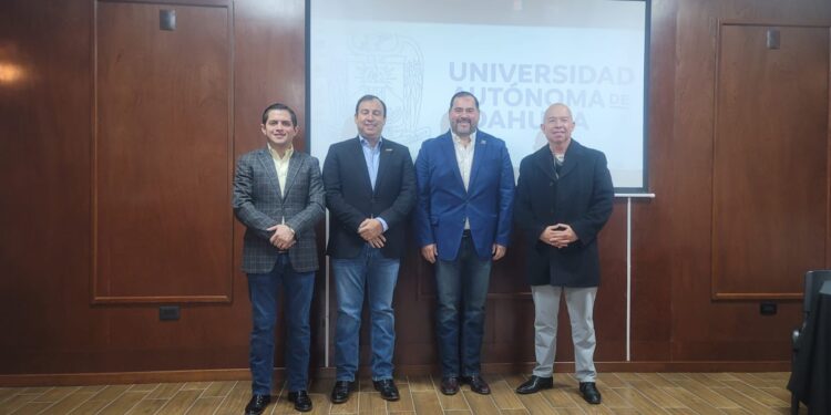 Puerto Verde fortalece vinculación académica con estudiantes universitarios.