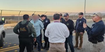Autoridades realizaron la entrega en el Puente Internacional Acuña–Del Río.
