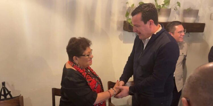 Reunión privada de autoridades federales y estatales en Monclova.