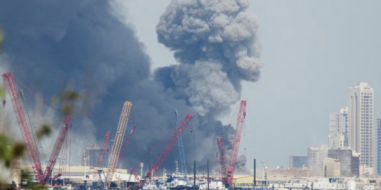 Instalaciones militares en Oriente Medio refuerzan seguridad tras el lanzamiento de misiles iraníes.