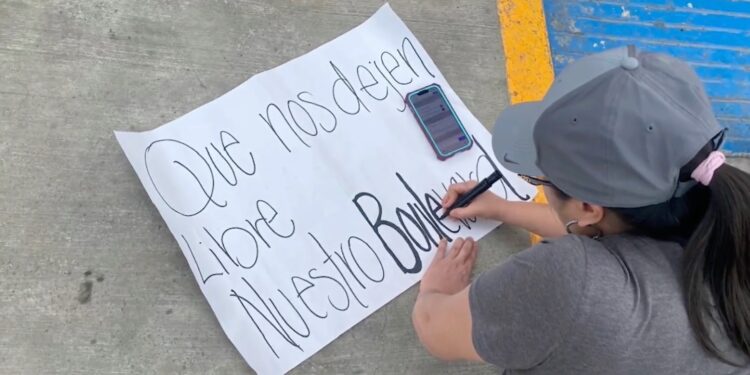 Habitantes señalan afectaciones diarias y exigen mayor control de Tránsito Municipal. 