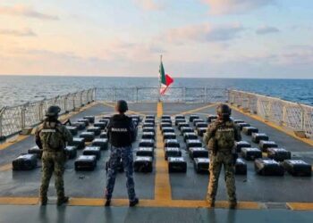 Operativo marítimo permitió asegurar alrededor de dos toneladas de cocaína frente a costas de Guerrero.