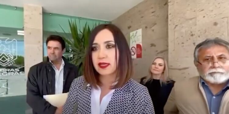 Exfuncionarios comparecieron mientras auditorías siguen en revisión.