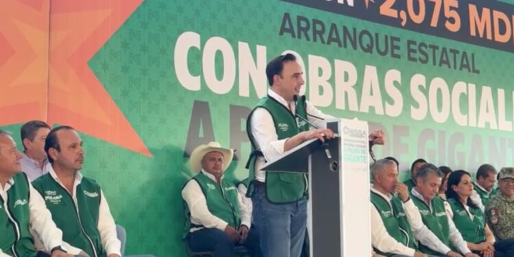 El gobernador encabezó el arranque de obras en Piedras Negras con alcaldes de distintos municipios.