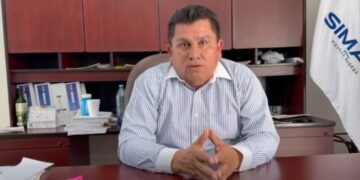 Menera difundió el mensaje tras las reacciones a la publicación de una fotografía con el gobernador.